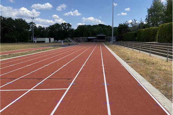 Renovatie atletiekpiste in PU - Sportinfrabouw NV